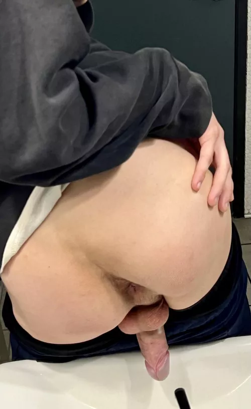 (23) can i send you pics like this while you’re at work?