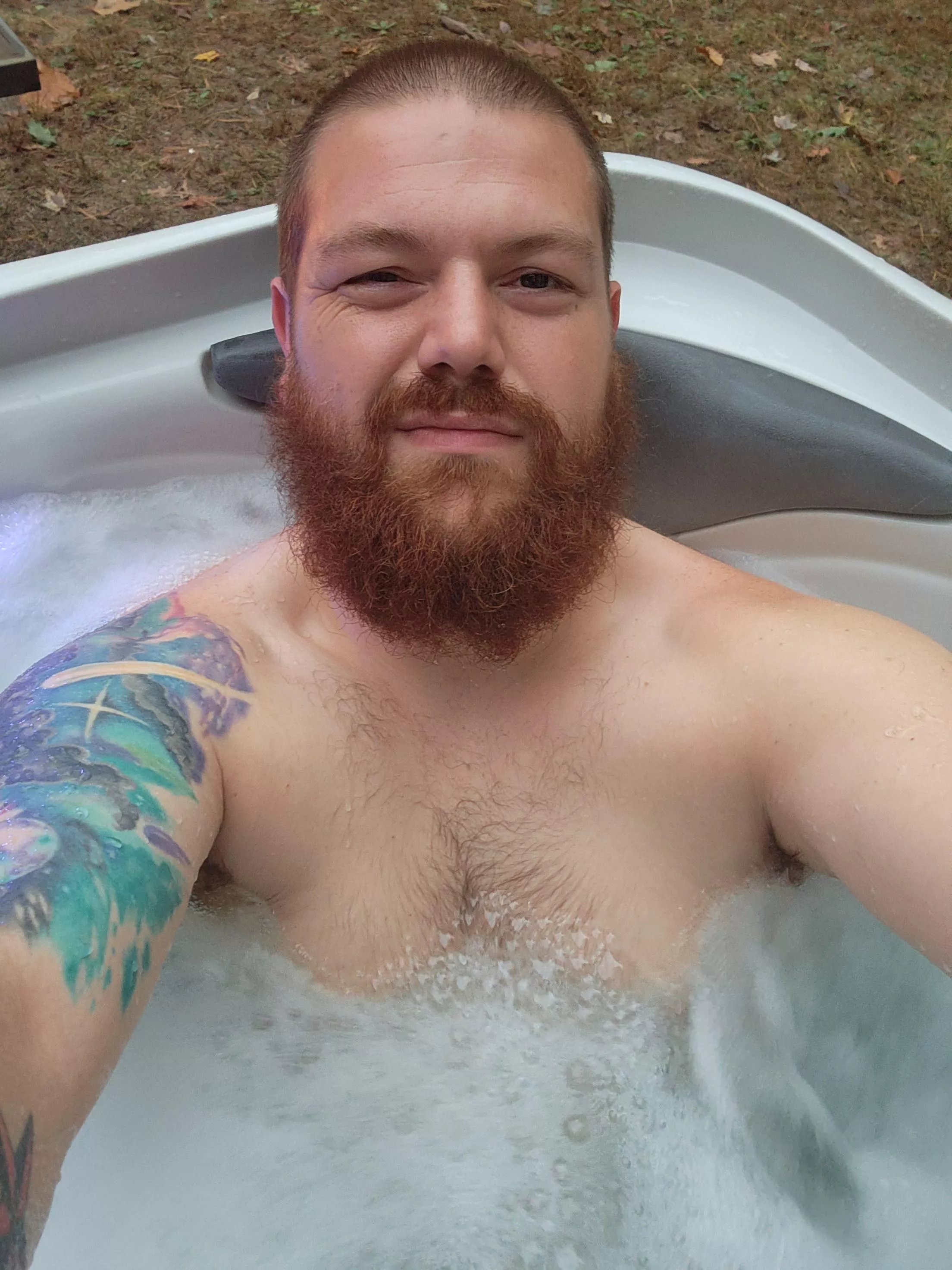 31 m cub from nh. Anyone wanna join me in my hottub?