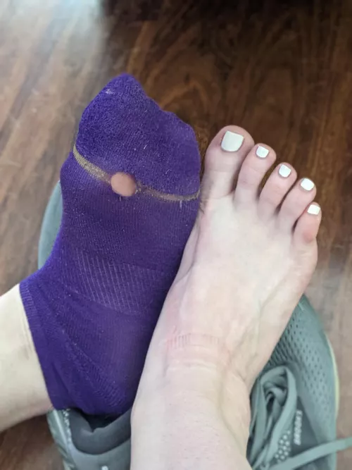 ✨48 HOUR WEAR PLUS A 6 MILE RUN✨ [SELLING] One of my favorite purple socks has a hole, so it's time to let them go. ONLY $25. DM or KIK M3GNIFIC3NT