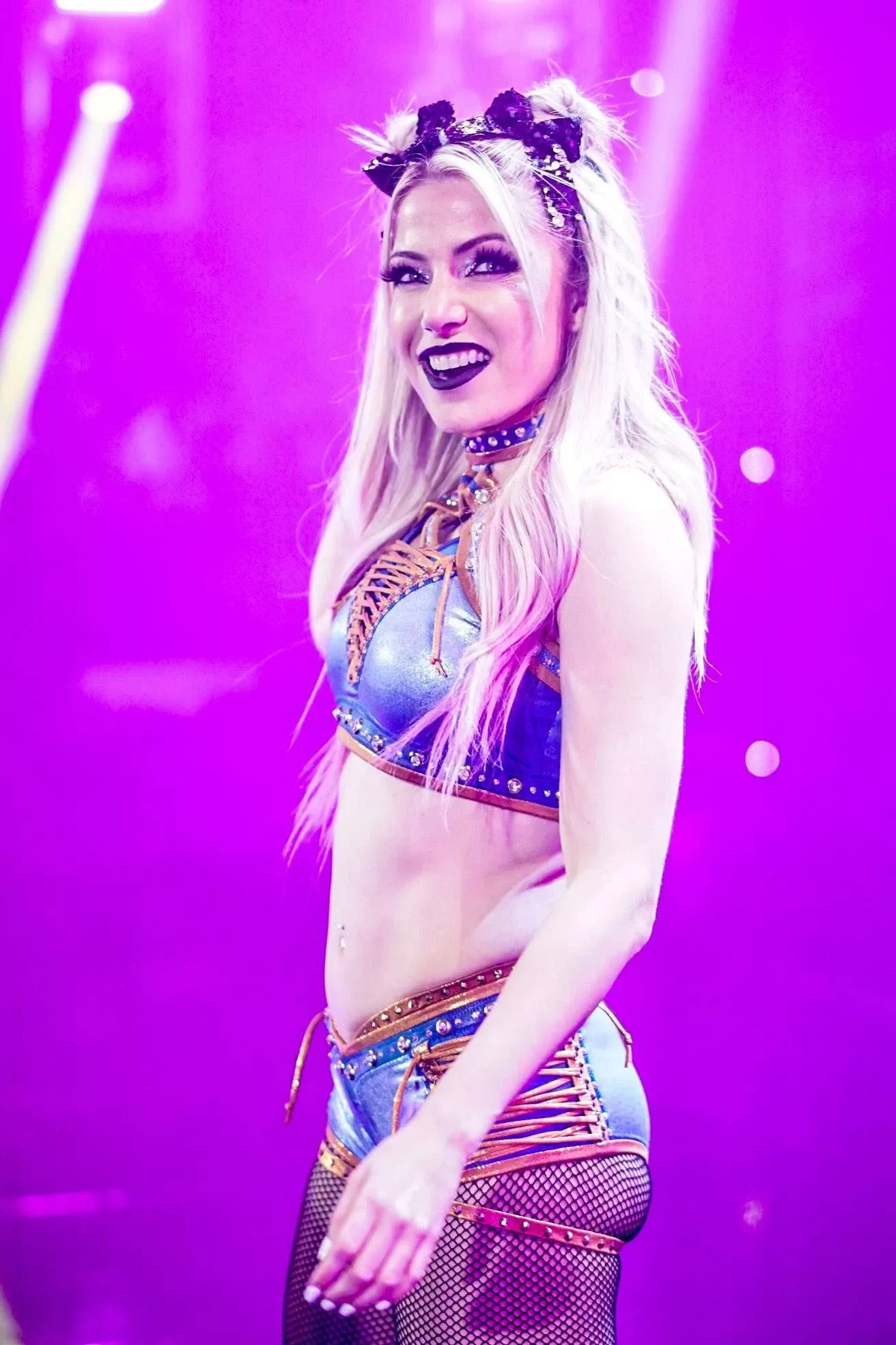 Alexa Bliss Side view 🥵
