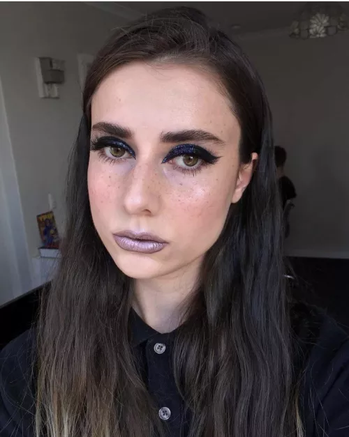 An old makeup look I did 🤧