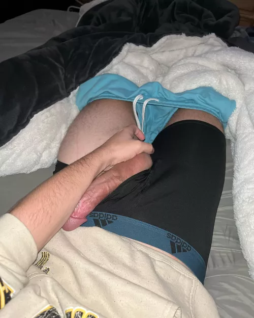 Any other curious guys here? Suck me off while I play playstation.