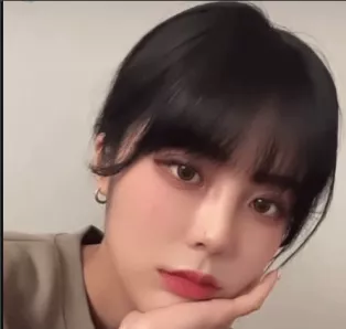 Anyone know name of her?