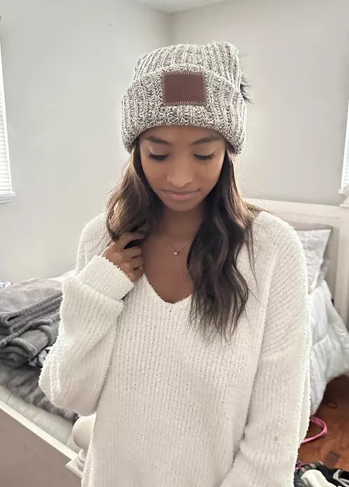 Beanie season ❄️🎄[f]