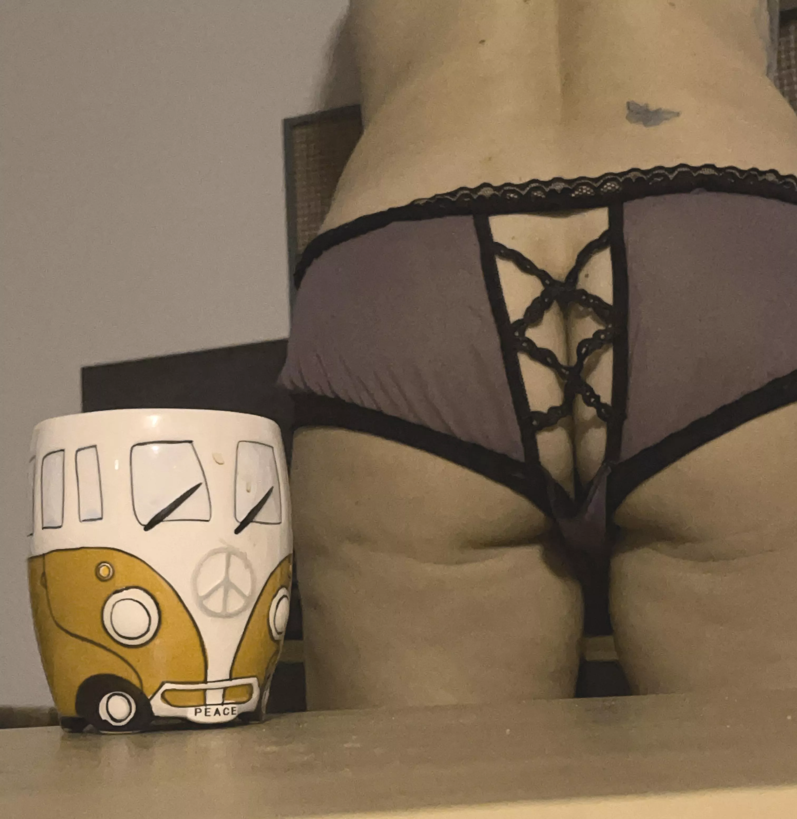 Beep beep! Saying good bye ✌️ to the weekend. (F)