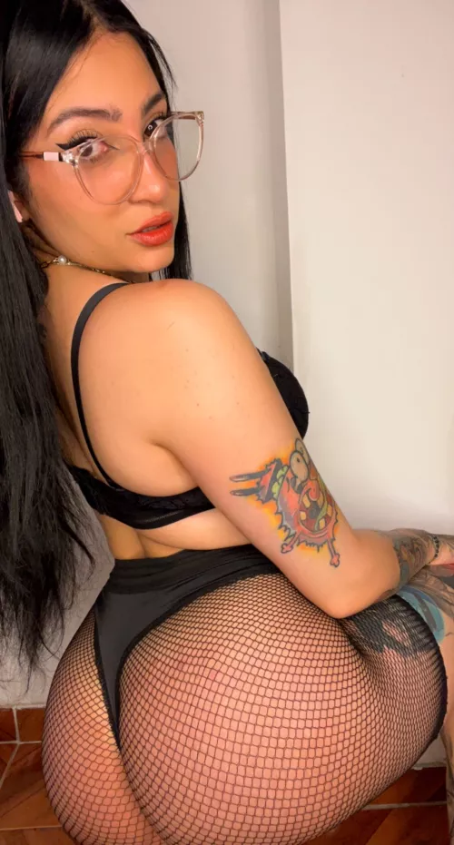 Big booty got a lil weight to it