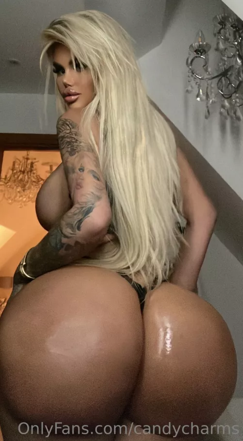 Bolt On LOVE ❤ Nothing compares to something well crafted by the best Surgeons and curvy as a Lamborghini