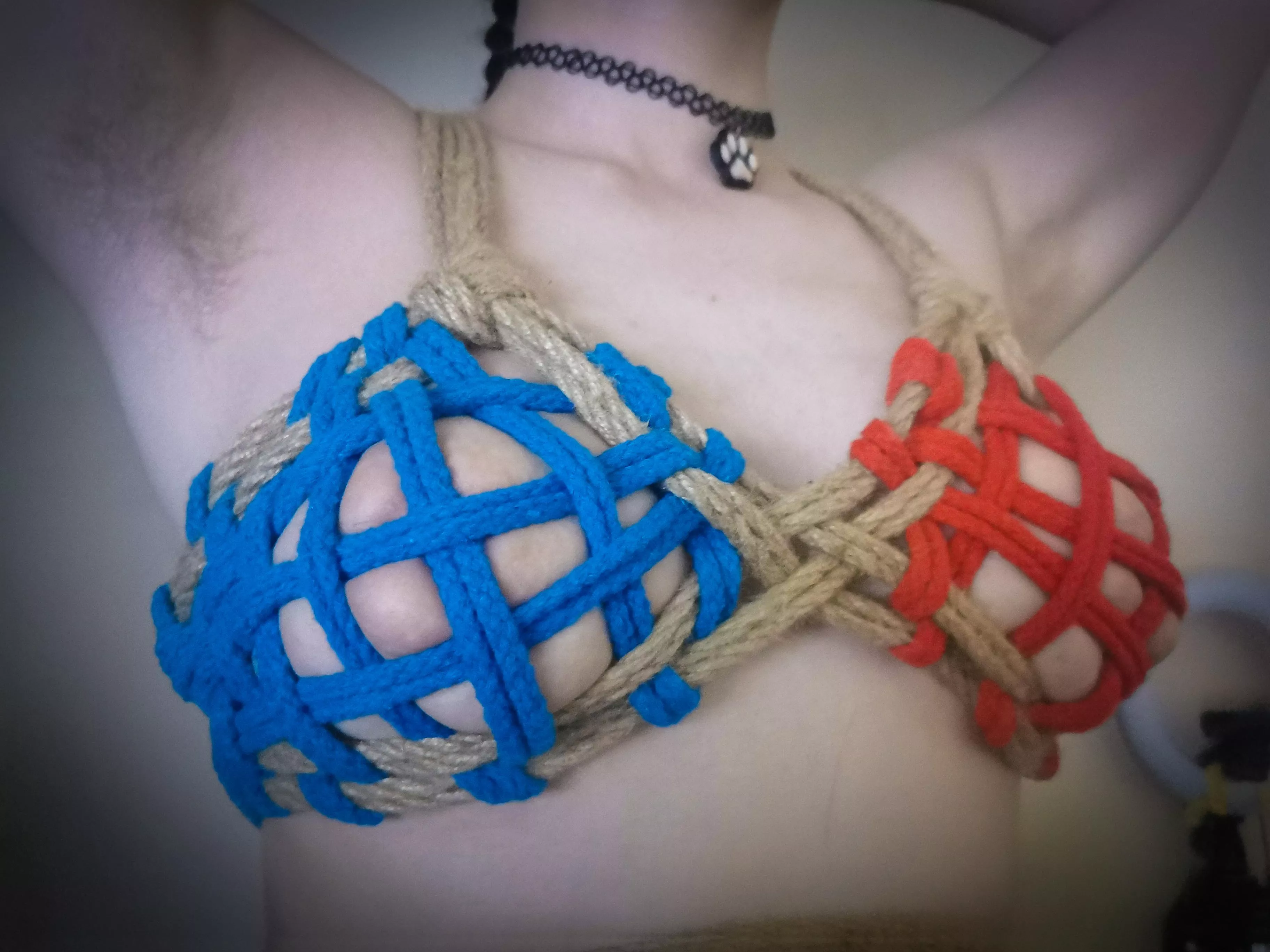 Boob cage self tie