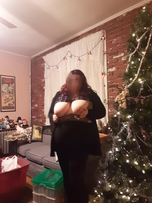 Decorating my friend's tree and I sneaked this as soon as I was alone