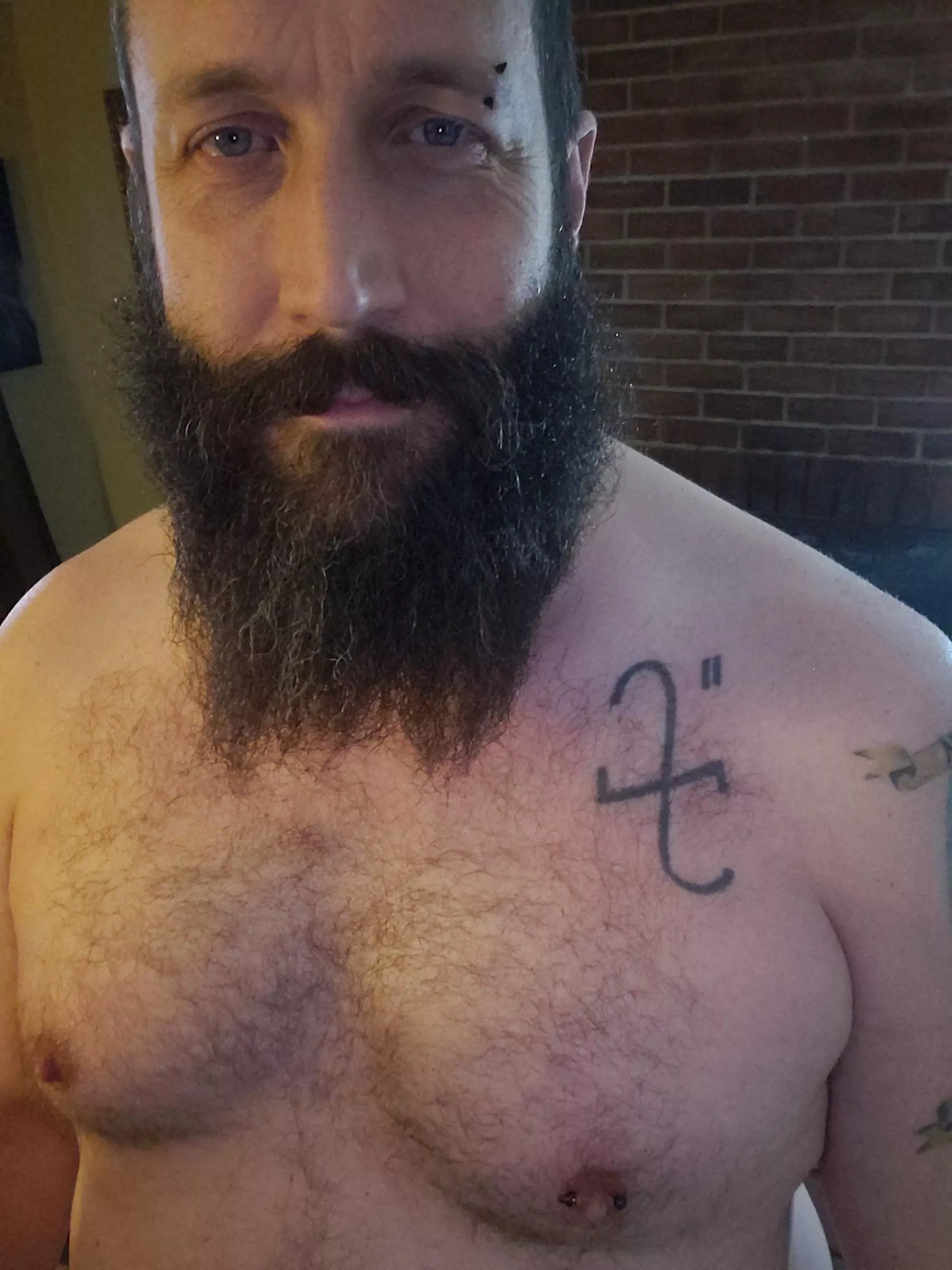 Early 40s and settling nicely into Daddyhood