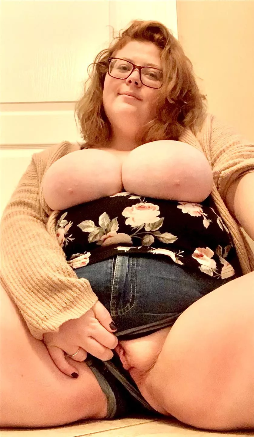 First peak at my 😻 Should I show more?