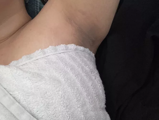 Fresh outta shower, and freshly shaved pits