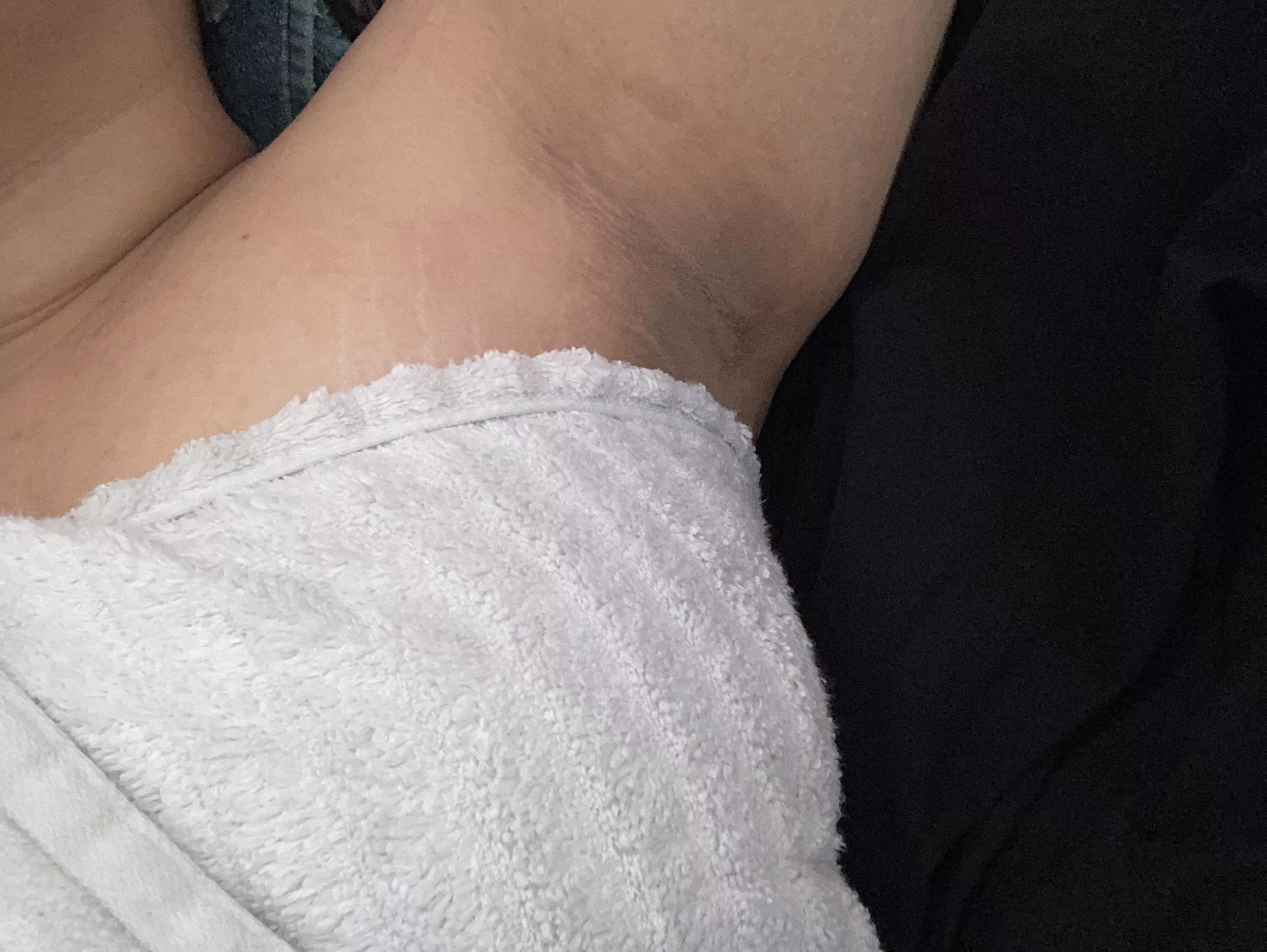 Fresh outta shower, and freshly shaved pits