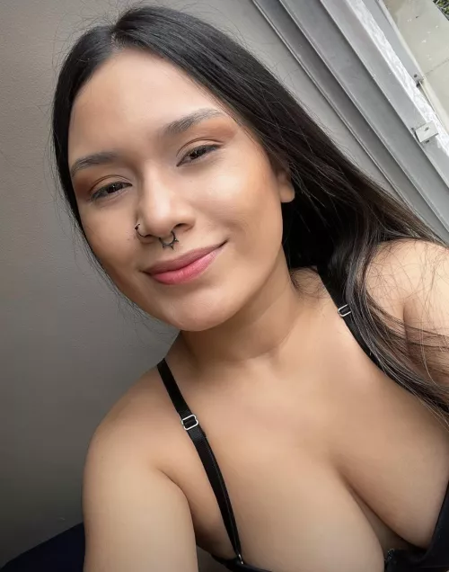 Good afternoon from a horny Latina😈