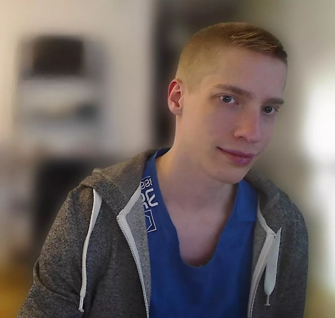 Hello! I'm a gaymer from Sweden 😊