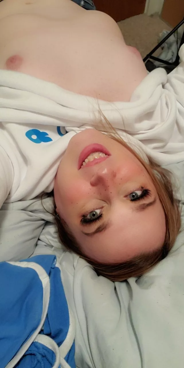 Hi there. Would you rather suck my tiny tits or would you want to try your luck further south? 😘😘