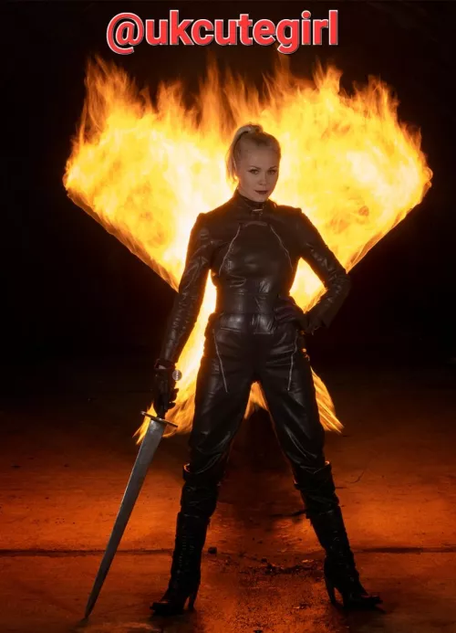 How about a Mistress like this 😈