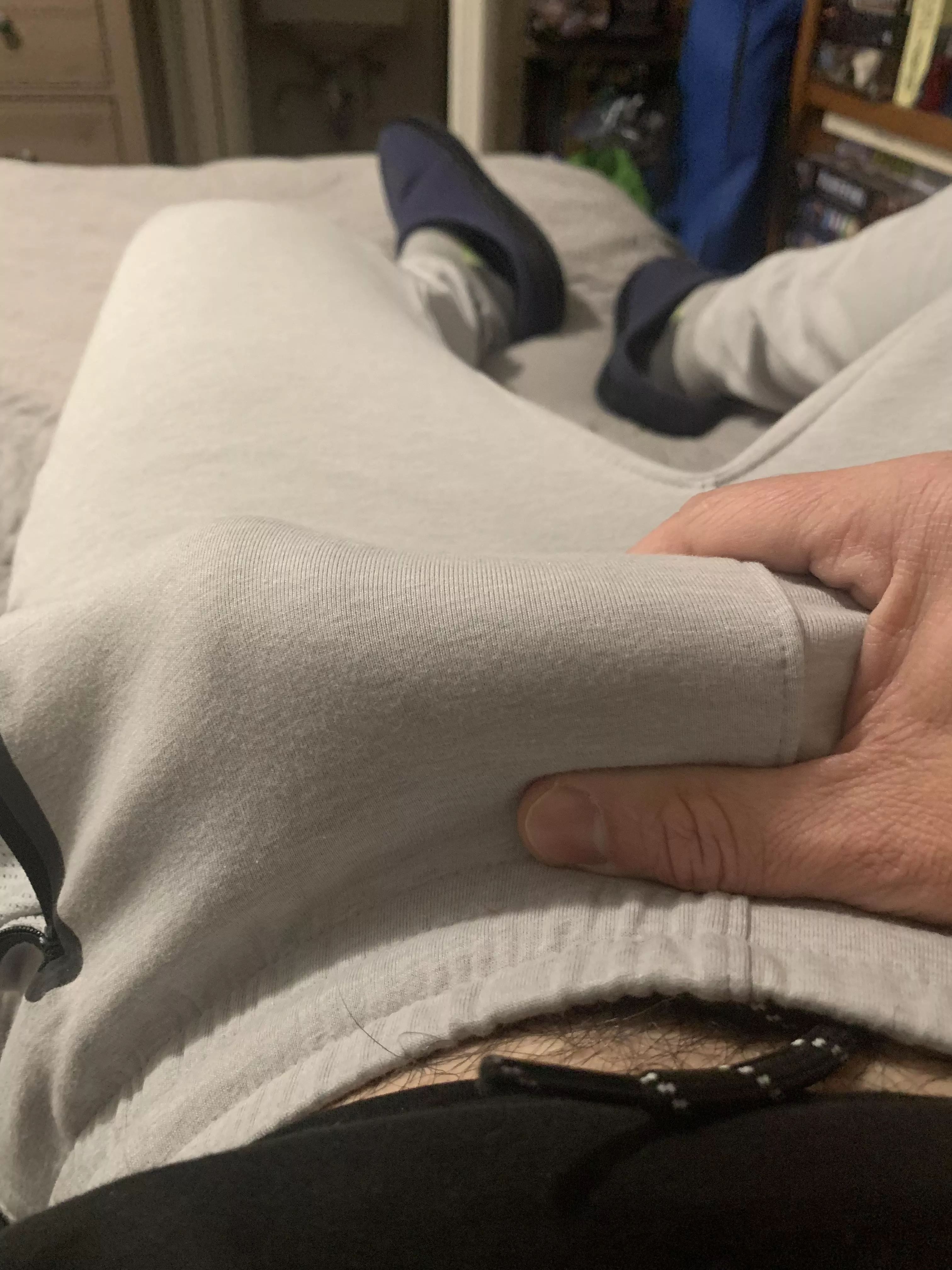 I get the gray sweatpants thing now.