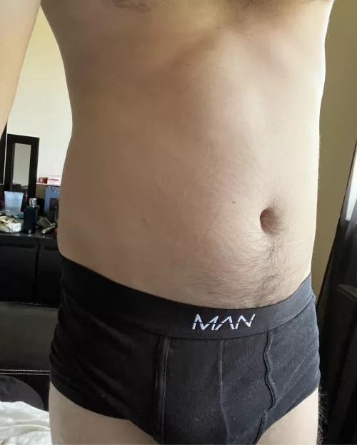 I got a big dick hiding in here. Dms open💦😈