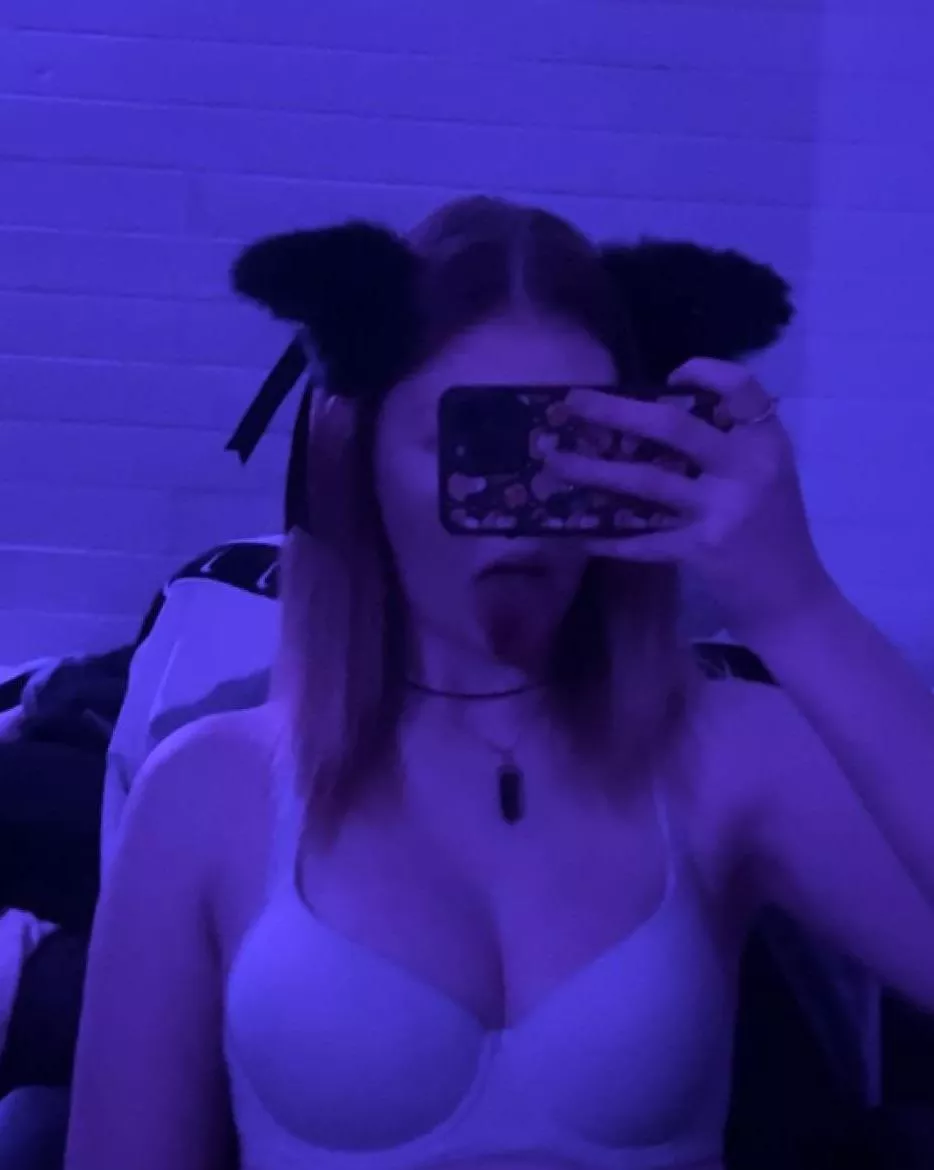 i wanna be a good kitty for you