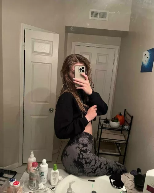 if your man saw me at the gym well... let's just say I'm sure we'd leave together hehe 😉 who wants their man to have me?