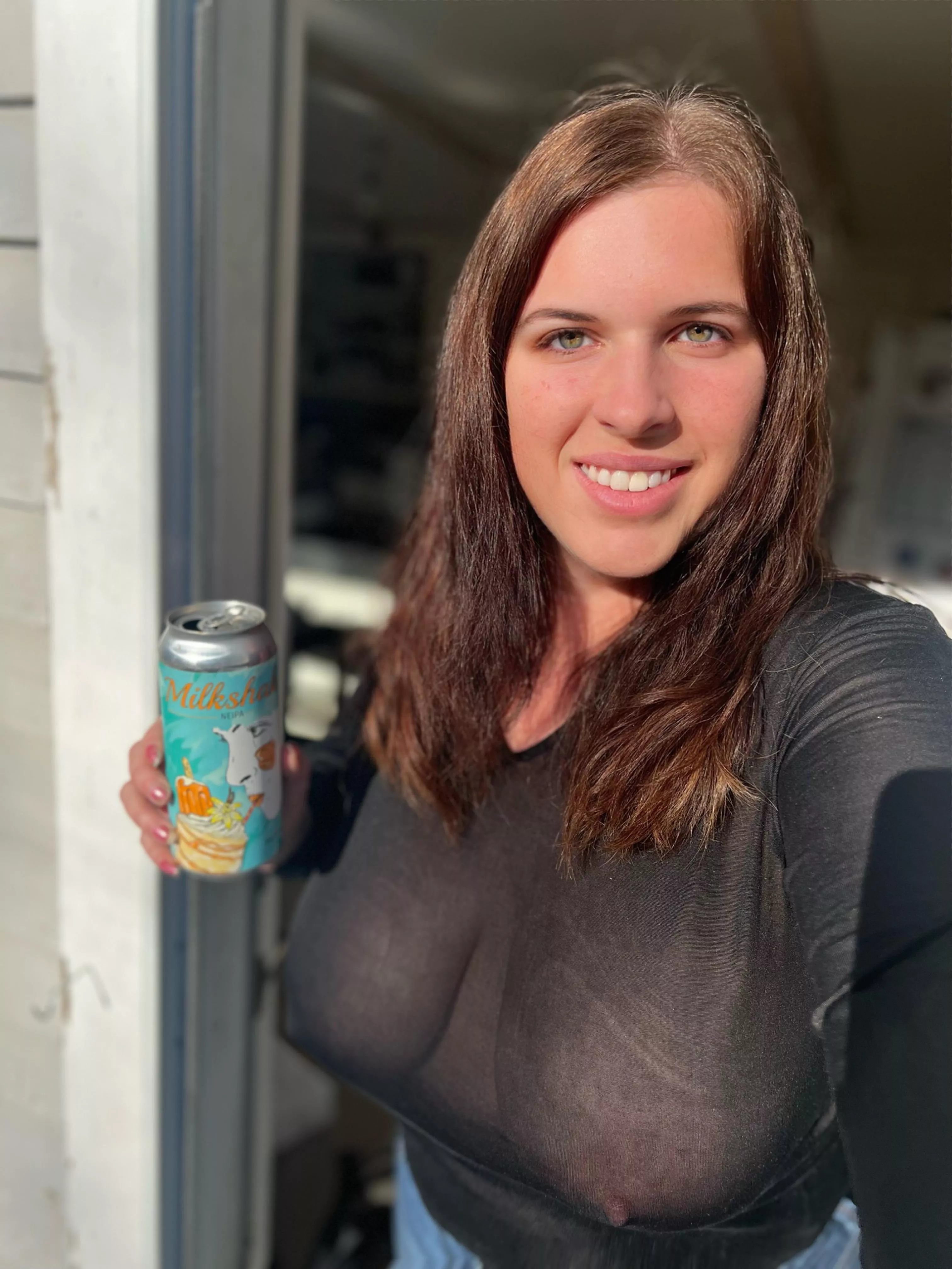 I’m sad, no more Canadian beer in my fridge 😞 but I am excited that it was in the mid 50’s on my day off. This milkshake IPA is from Broadway Brewery in Shawinigan, Canada.