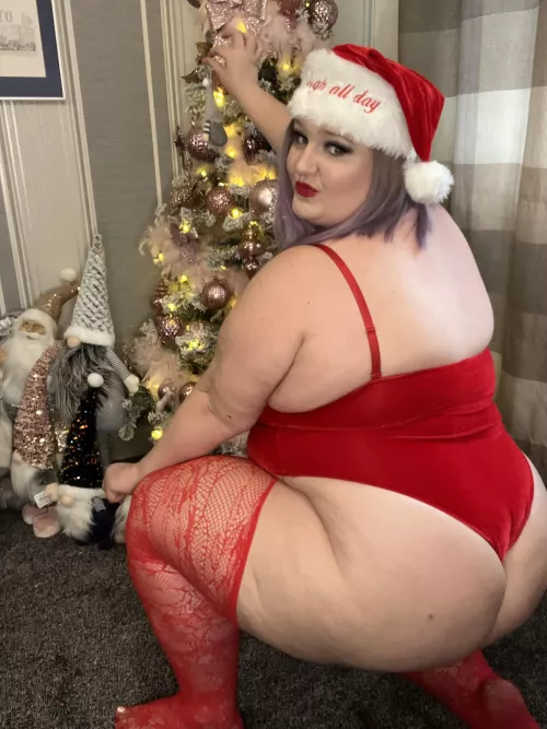 I’m the only thing getting laid under the tree this year 😍