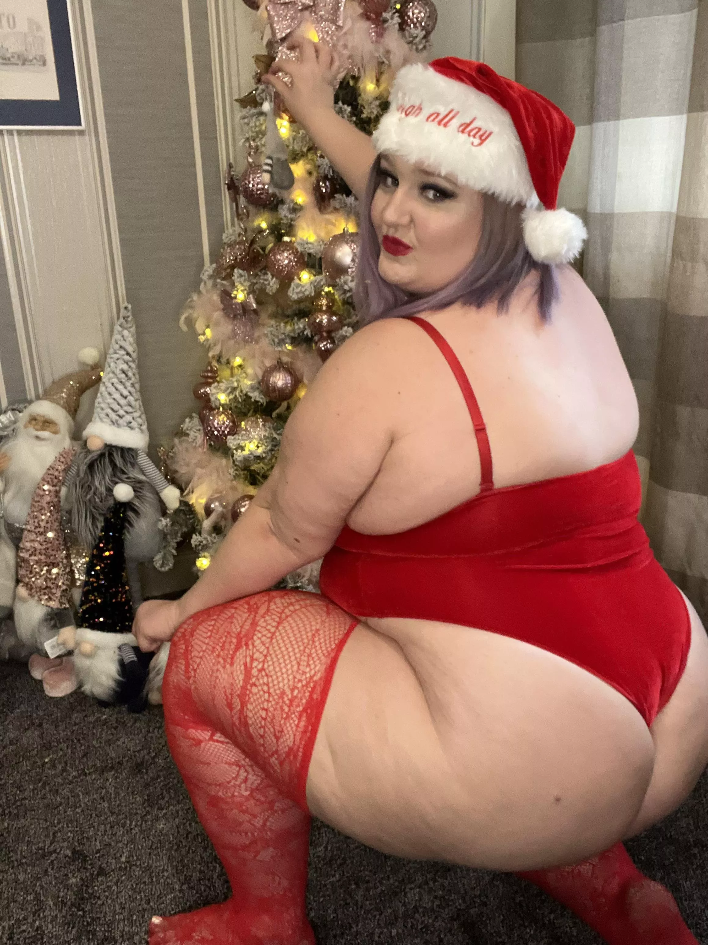 I’m the only thing getting laid under the tree this year 😍