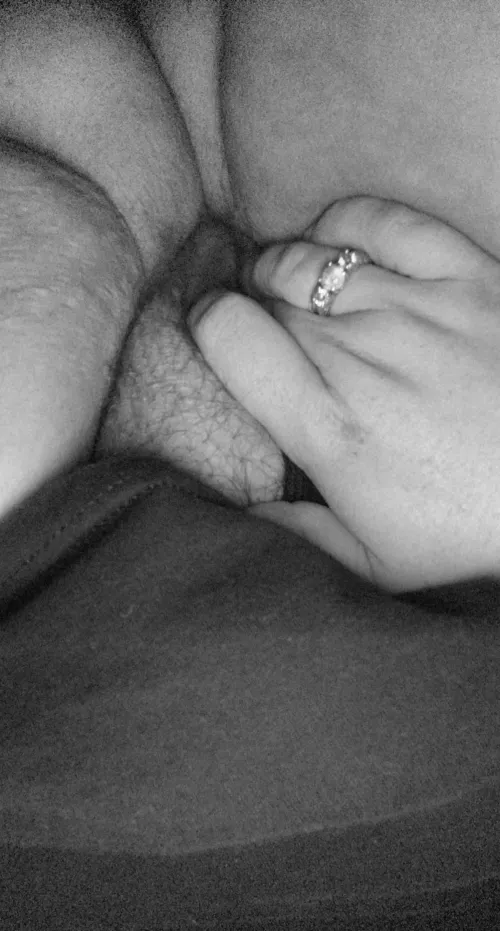 Is my pussy hairy enough for you? 😫💖