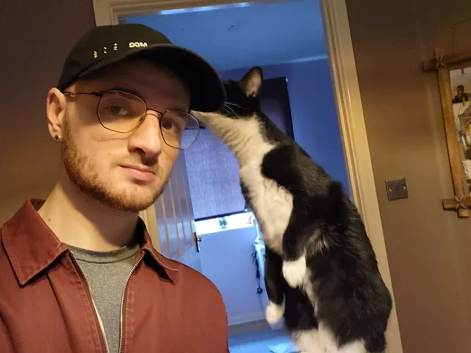 Kitty was being cute today🐈‍⬛