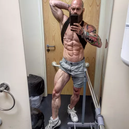 Leg day today 🥵 [m]