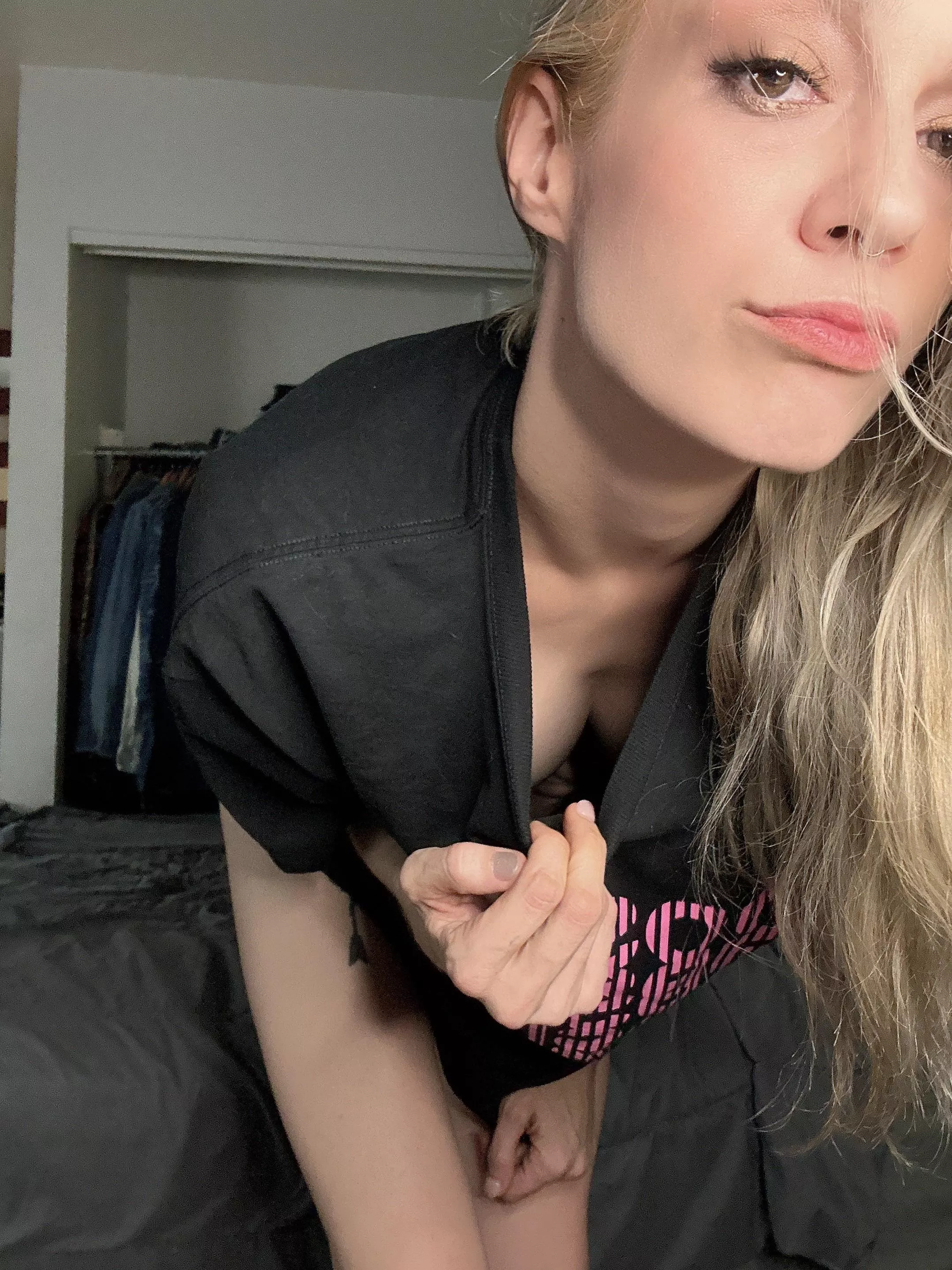 More like down the “XXL cozy cotton T-shirt”