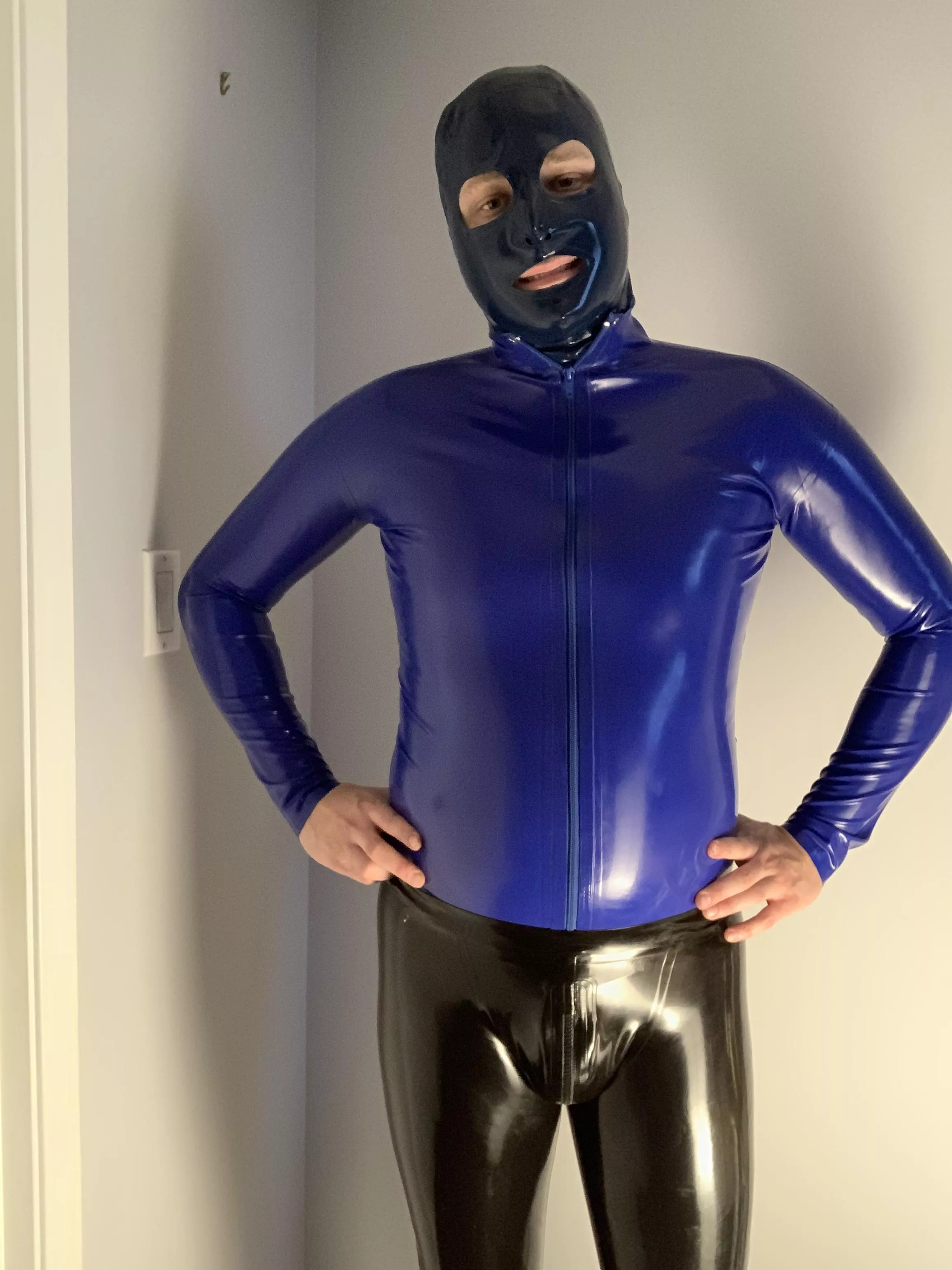 New latex top and leggings!! Obsessed with this look🔥😍