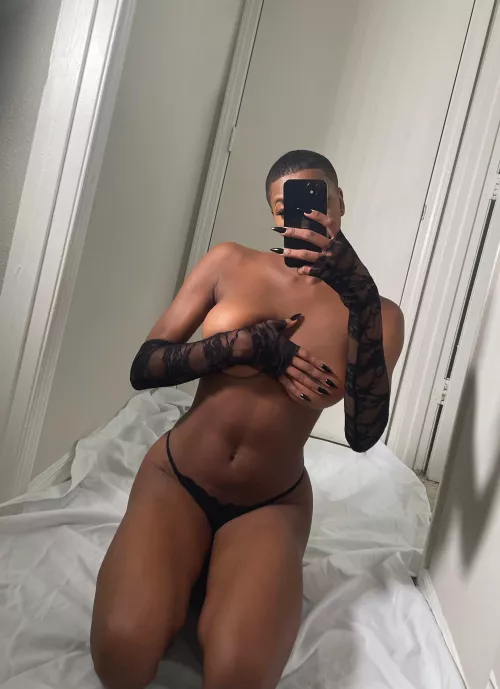 🎧 New Topless Podcast episode is live 🖤🤫