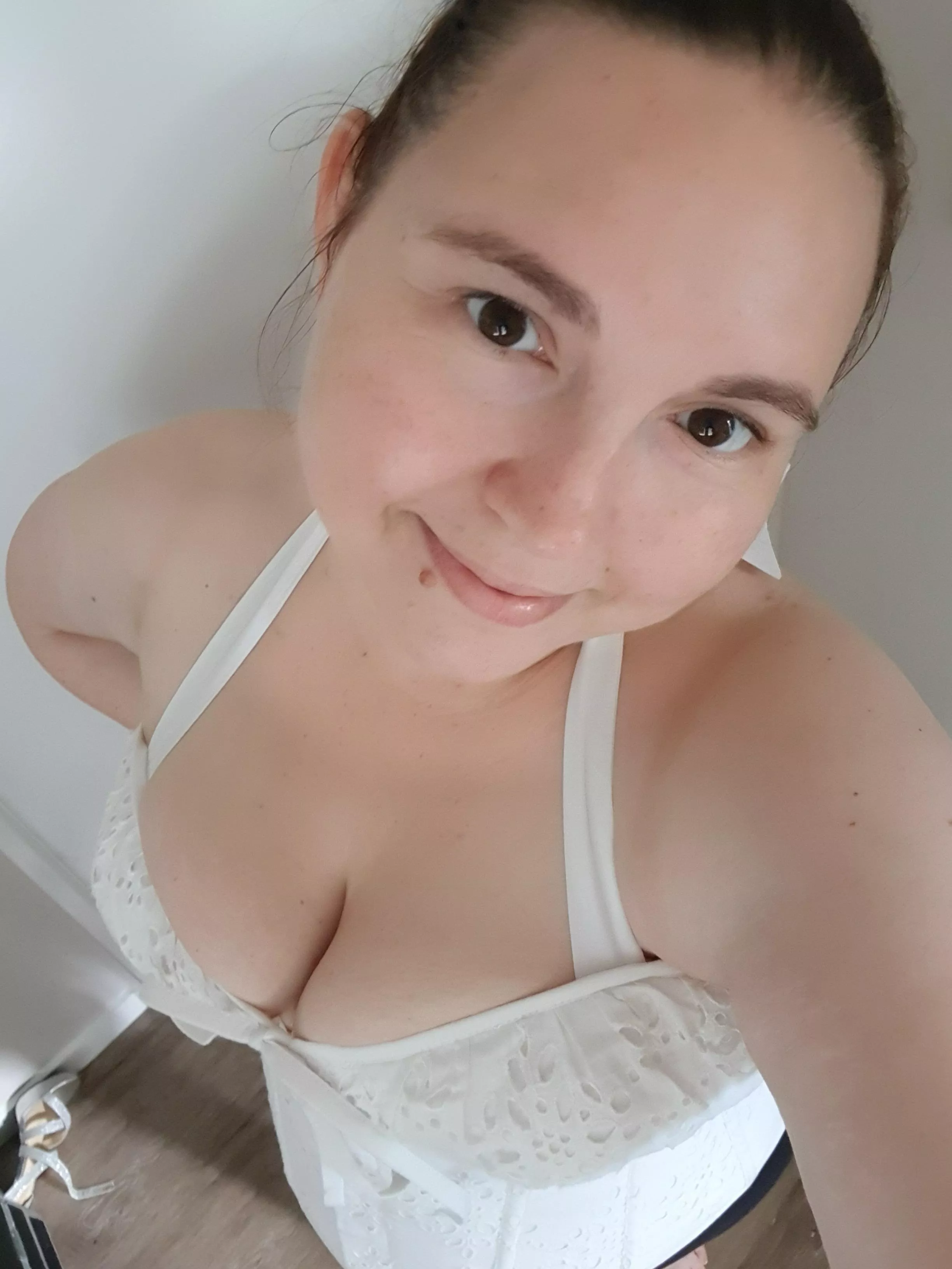 No makeup, not being sexy, just me 🥰