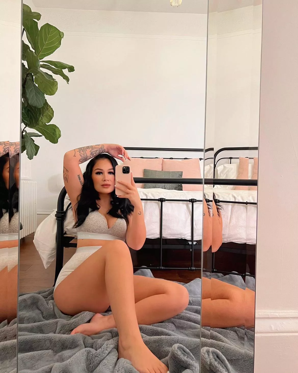 [OC] [F] I love posing in the mirror for you