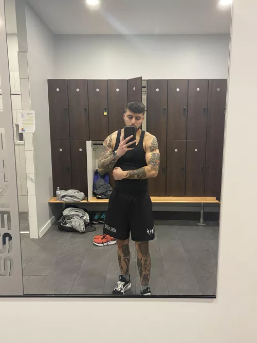 Pumped & ready to pleasure you 😮‍💨 DMs always open