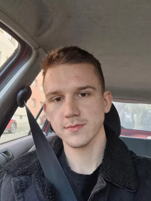 really struggling atm :) let's keep each other feeling good through the bad times