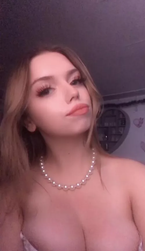 [selling] premade content, customs, GFExperience etc! Dm me.