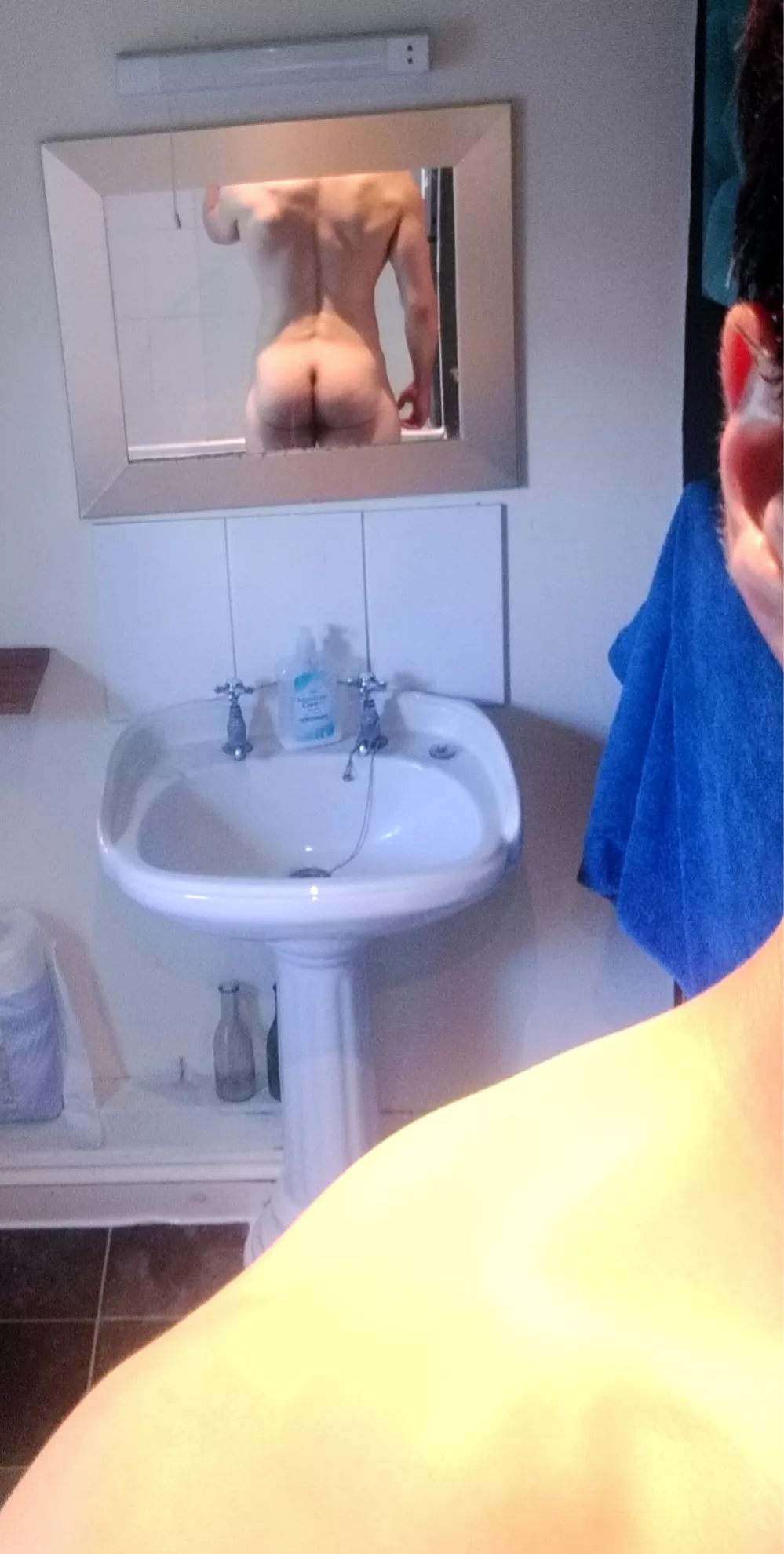 Staying with a friend and woke up with a brutal hangover. So today this is my more flattering side 😅 (35)