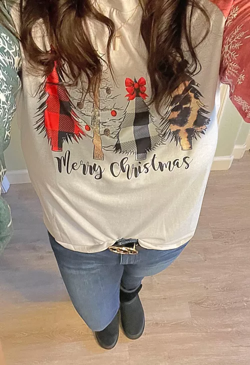 This MILF is thinking about being naughty or nice can’t decide (F44)