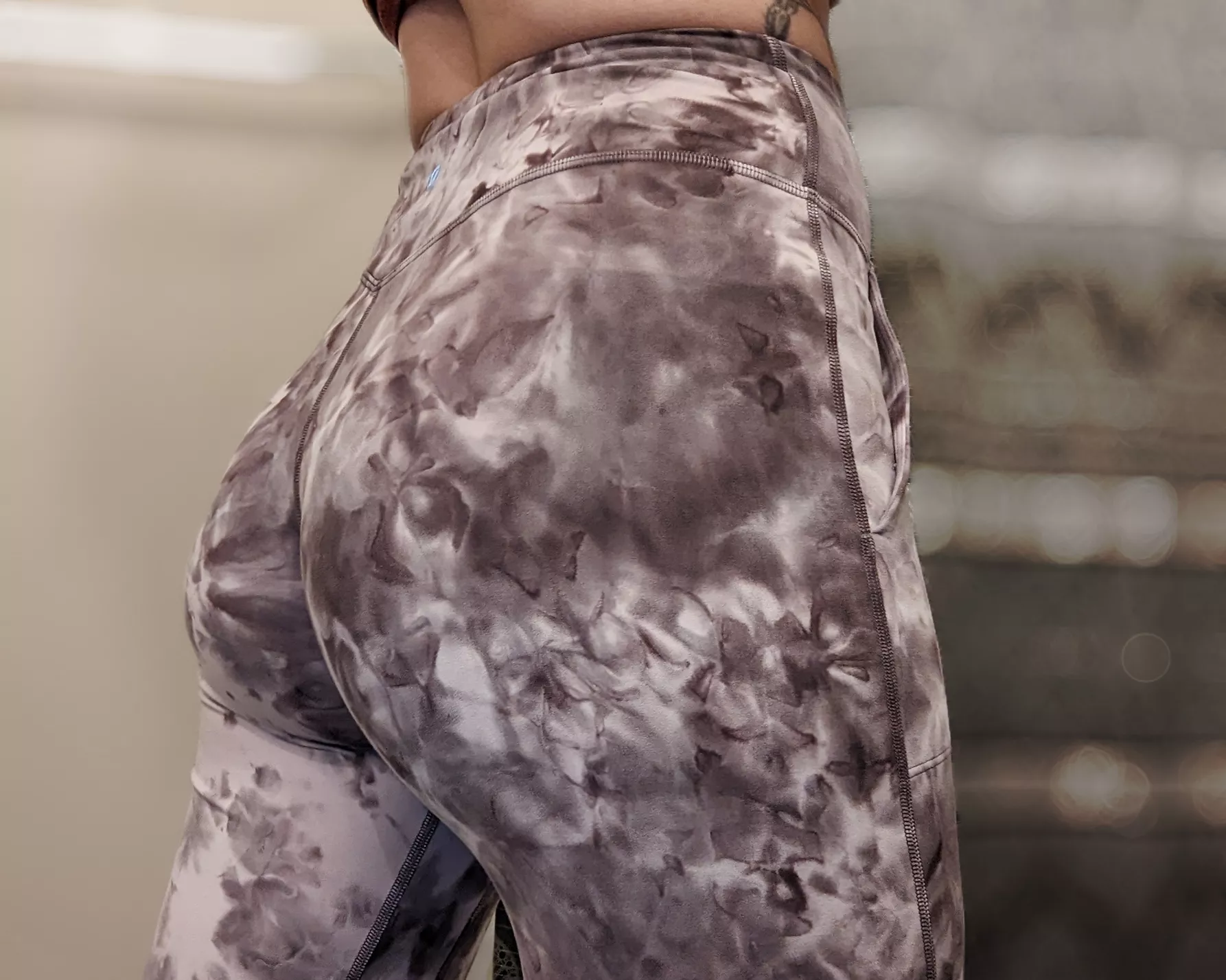 This print doesn't do a lot for my ass but she's still cute