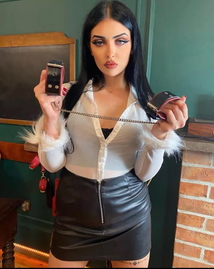 Thumb up for an instant surprise in your dm❤️with tasks