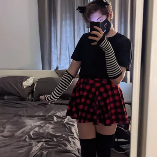 Wish I had a cutie to cuddle with 😤