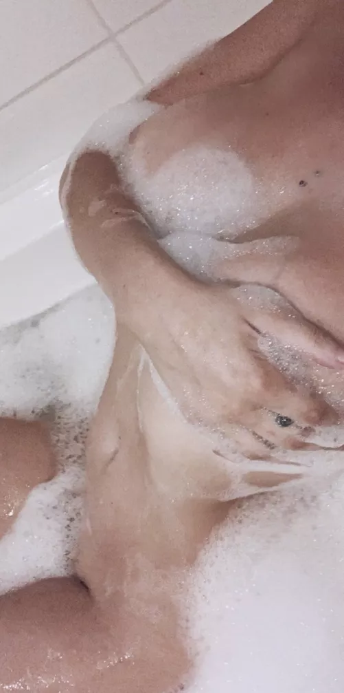 Would you take me in the bath tub?