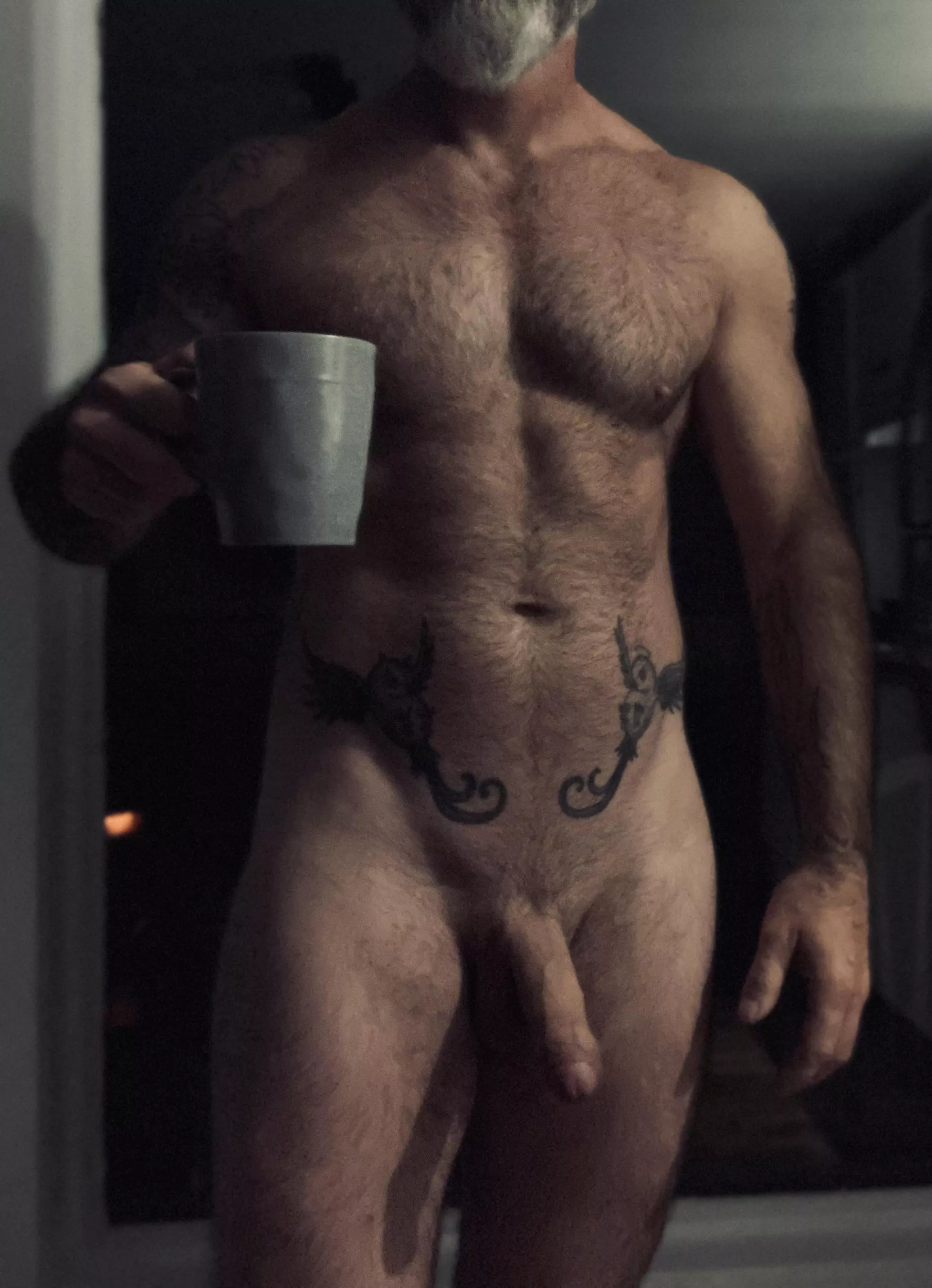 [46] Happy monday everyone! Morning sex and coffee, great combo😈!