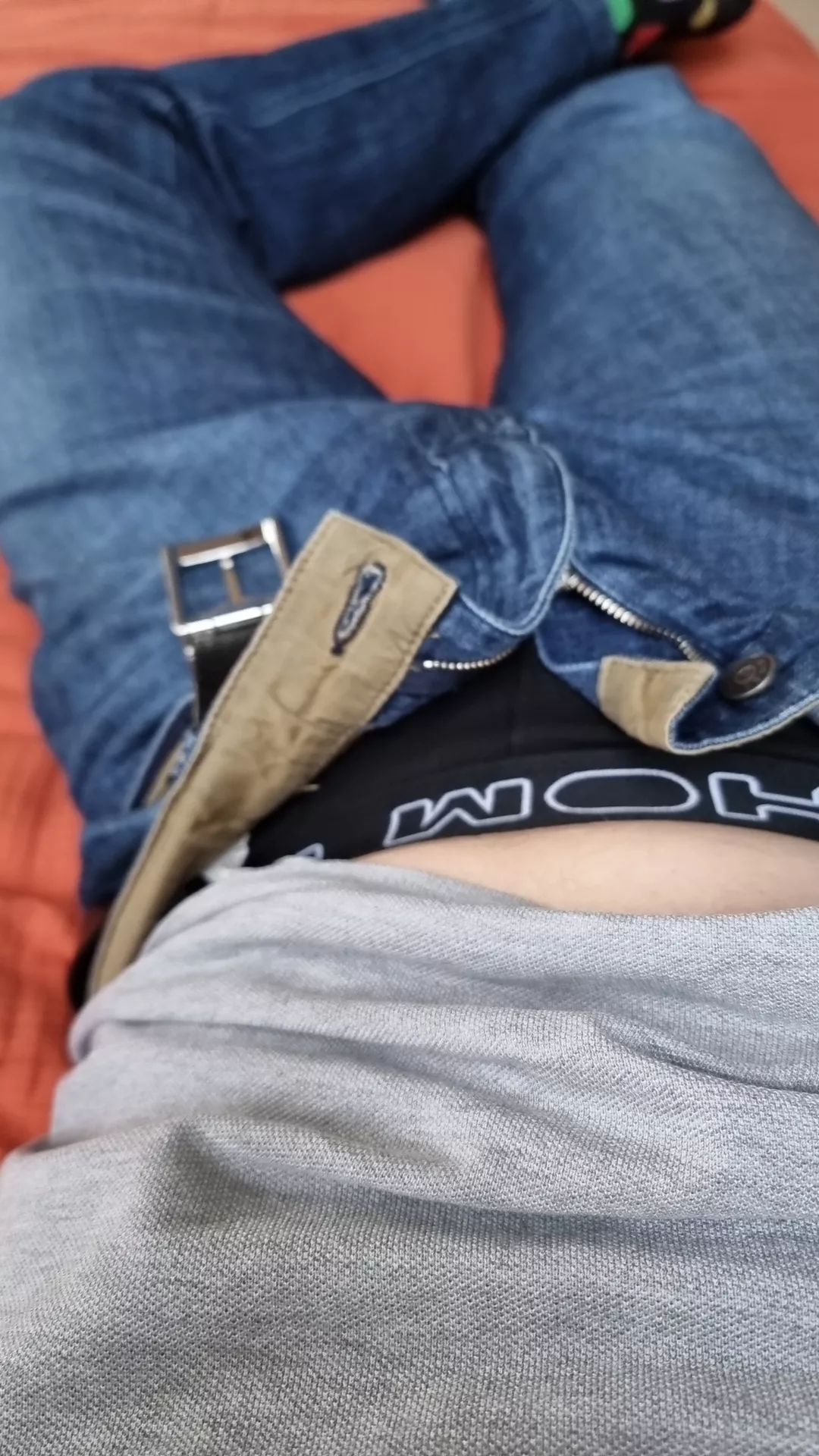 48 Who want to taste a daddy's cock ? dm