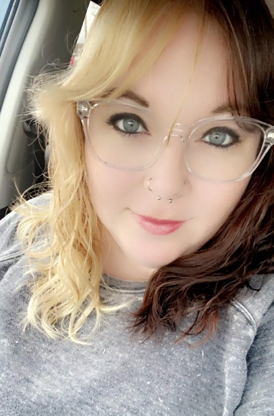 a safe for work selfie just to say hi and i missed y’all!