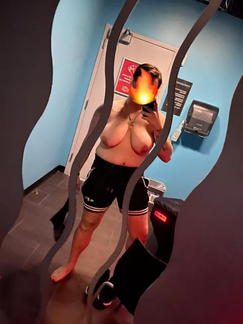 After workout nudes to finish a morning session 🏋️‍♂️ 😘