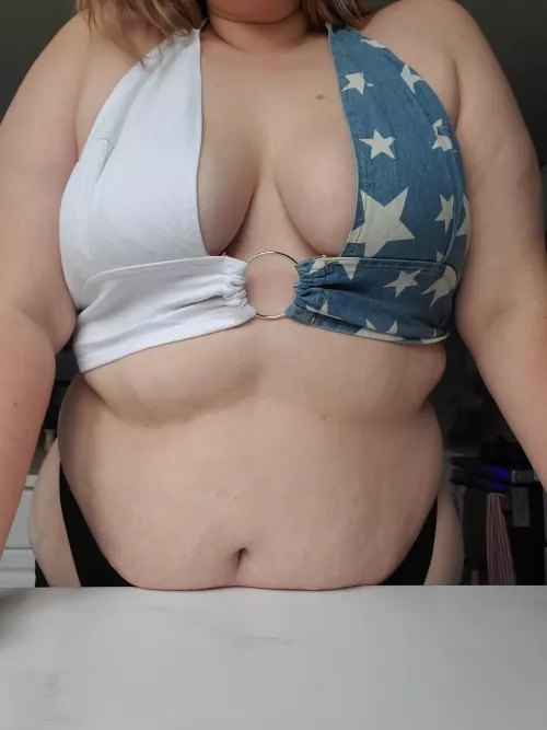 all American wifey material at your service ❤️🤍💙💦